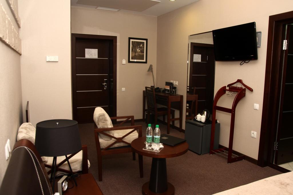 Grand M Hotel Navoi Quarto foto
