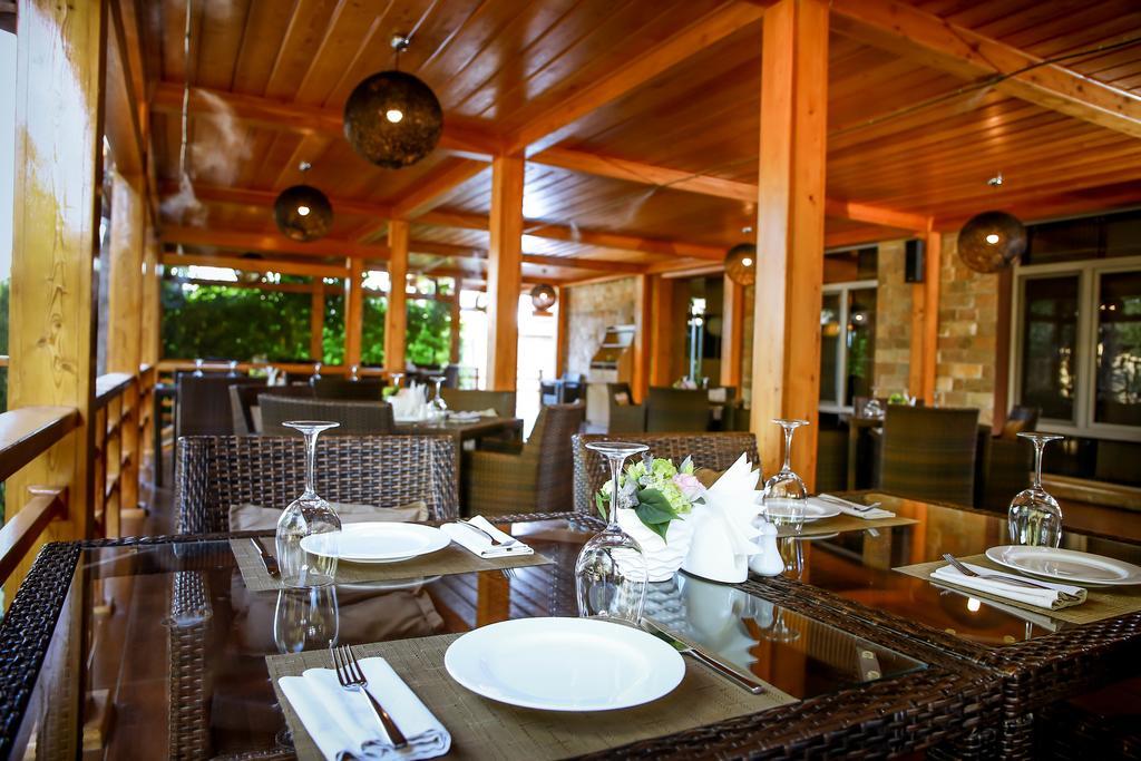 Grand M Hotel Navoi Exterior foto